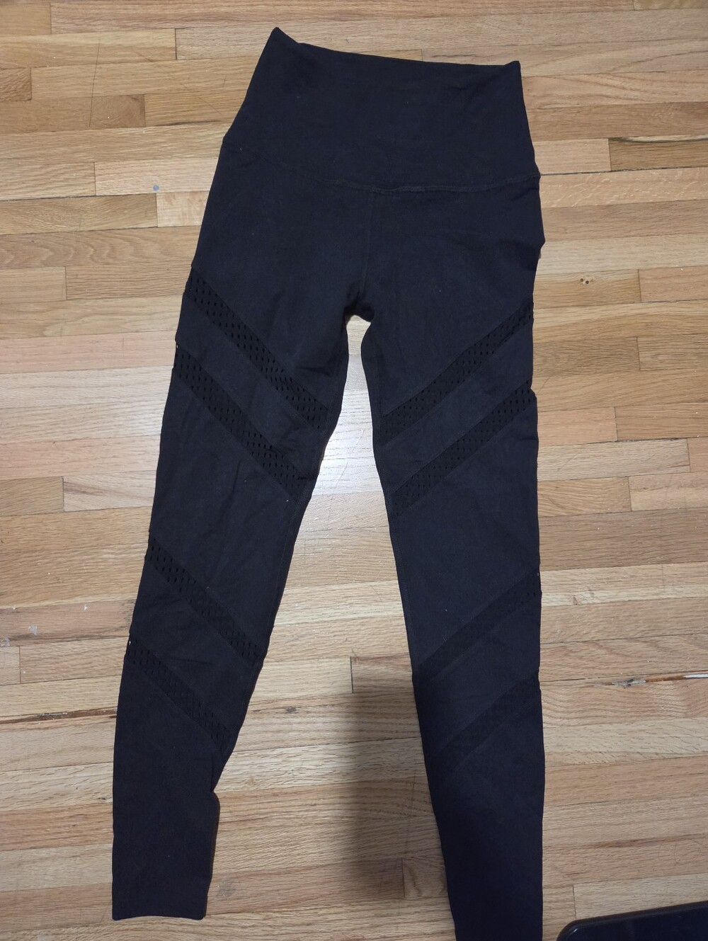 Beyond Yoga Black Womens High-Rise Leggings with Mesh Chevron Details /medium